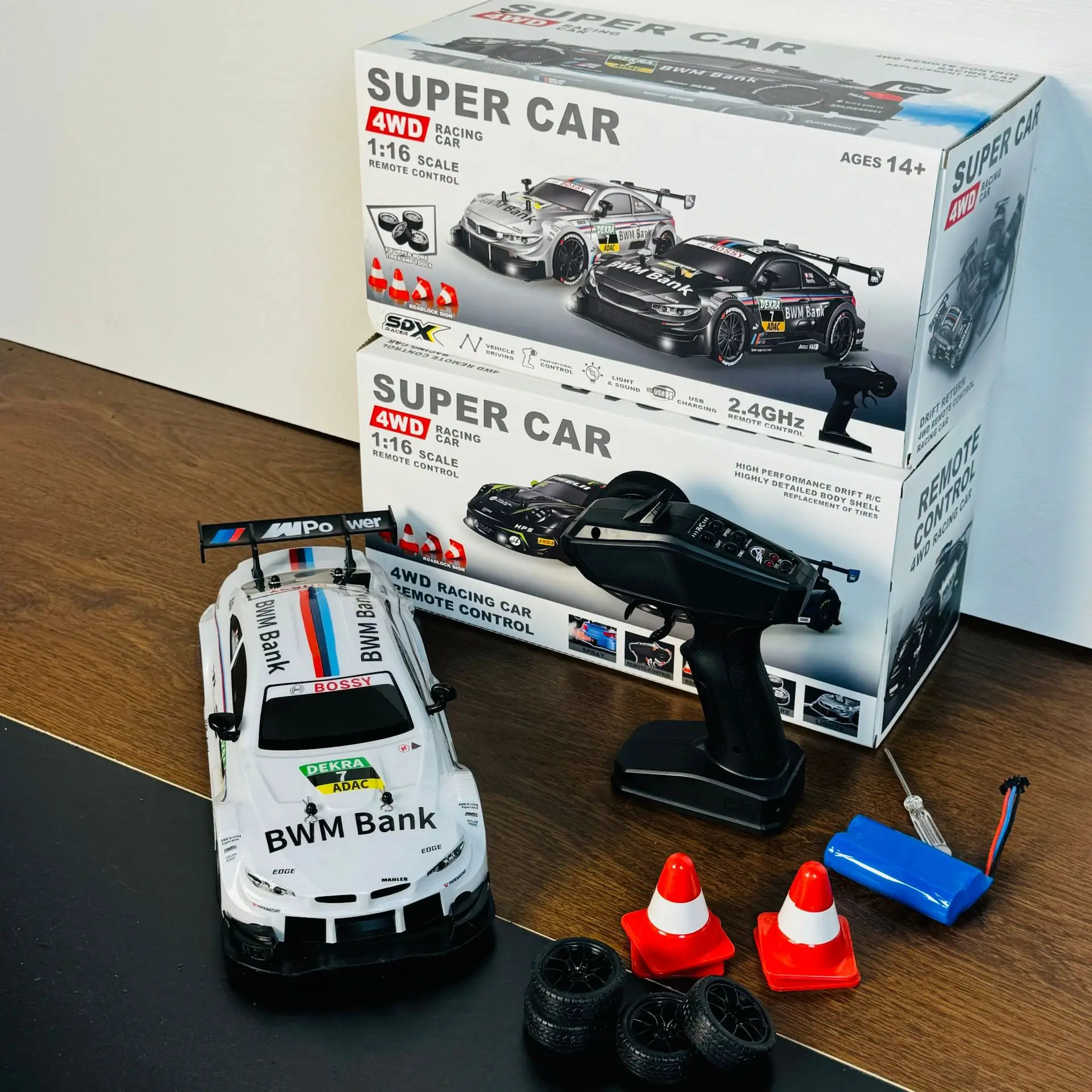 1:16 High Speed 4WD Drift RC Car Rechargeable Racing Car with LED Light System High Speed Racing Car - Image 3